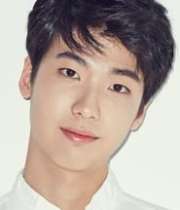 박진우